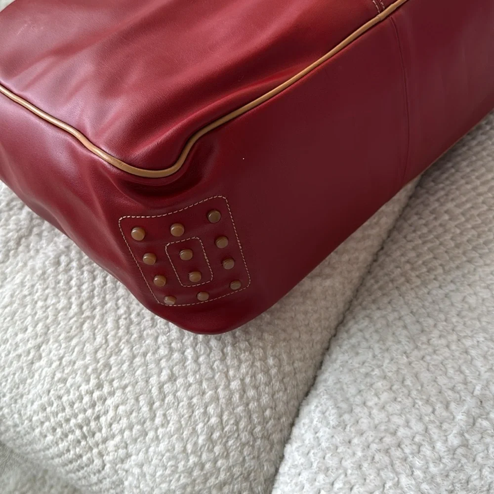 NWT ARCADIA RED LEATHER TRAVEL BAG - Picture 5 of 6